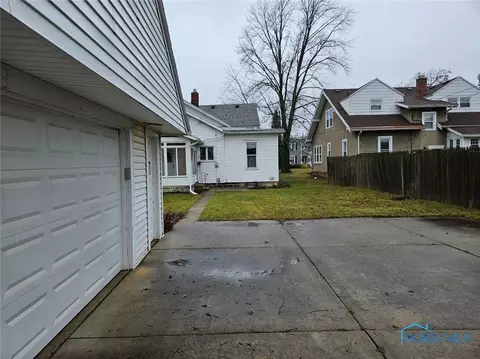 324 E Dudley St, Maumee, OH 43537 photo 5