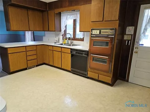 324 E Dudley St, Maumee, OH 43537 photo 15