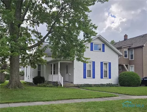 324 E Dudley St, Maumee, OH 43537 photo 2