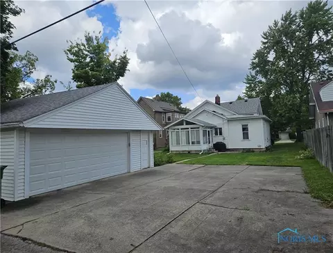 324 E Dudley St, Maumee, OH 43537 photo 4