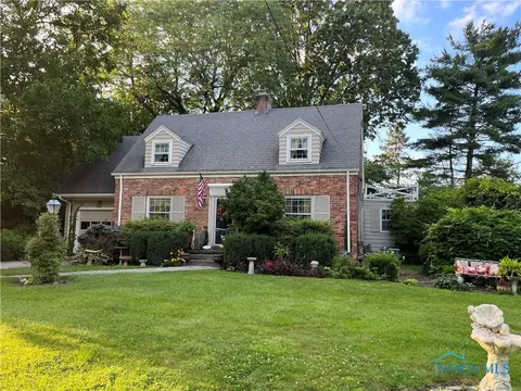 1009 River Rd, Maumee, OH 43537