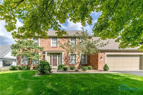 5104 Green Spruce Dr, Sylvania, OH 43560