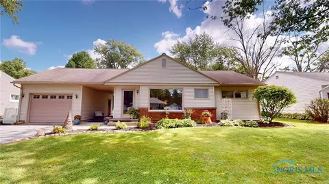 1709 Williams Dr, Fremont, OH 43420