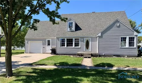 119 N Park St, Deshler, OH 43516