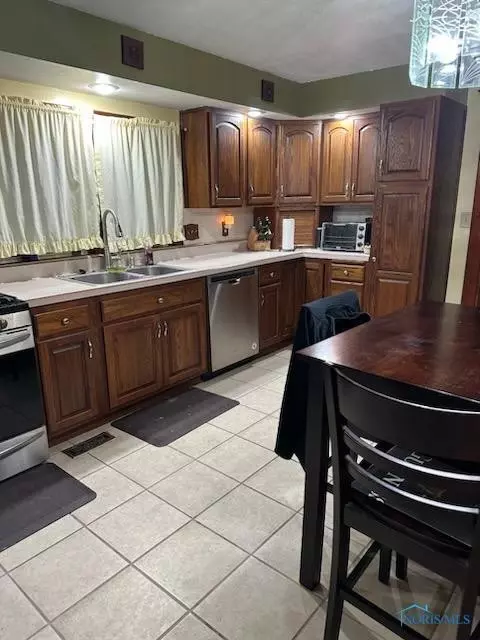 704 S Walnut St, Bryan, OH 43506 photo 7