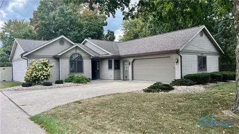 213 N Main St, Hicksville, OH 43526