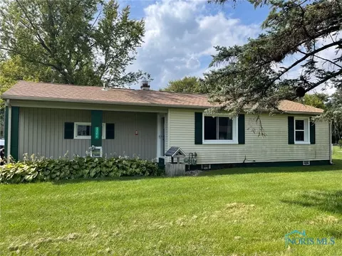 23326 W Centerfield Dr, Genoa, OH 43430