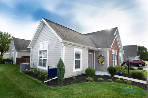 7832 Greenville Xing #4-7832, Waterville, OH 43566