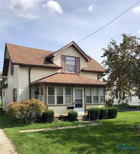 406 N Main St, Walbridge, OH 43465