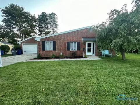 3242 Radford Dr, Toledo, OH 43614