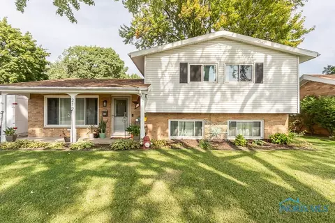 219 W South Boundary St, Perrysburg, OH 43551