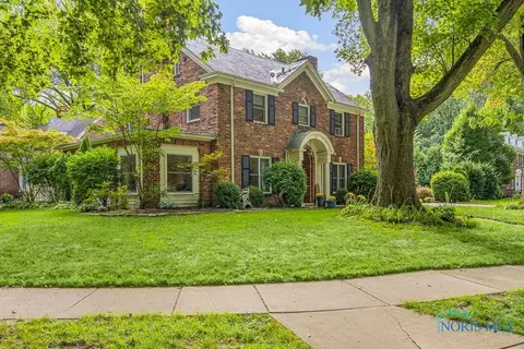 2460 Barrington Dr, Toledo, OH 43606