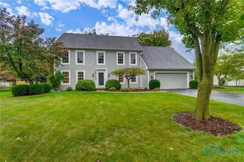 1232 Valley Bluff Dr, Perrysburg, OH 43551