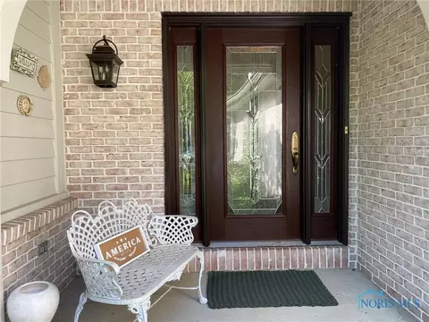 24 Treetop Pl, Holland, OH 43528
