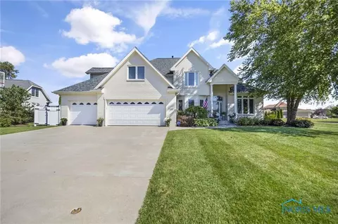 1512 Gleneagles Dr, Bowling Green, OH 43402