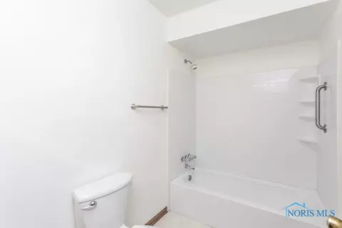 3246 Springtime Dr, Oregon, OH 43616 photo 26