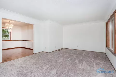 3246 Springtime Dr, Oregon, OH 43616 photo 3