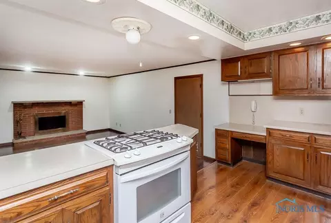 3246 Springtime Dr, Oregon, OH 43616 photo 14
