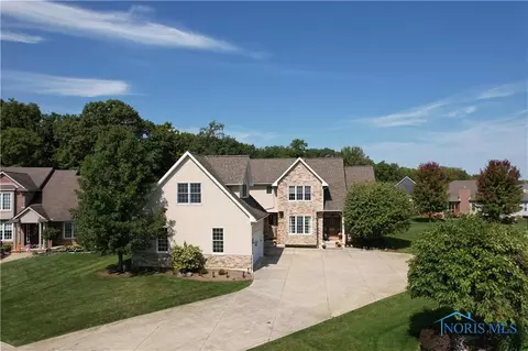 736 W Linden Ave, Gibsonburg, OH 43431