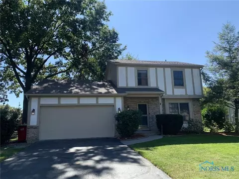 7101 Springfield Hills Dr, Holland, OH 43528