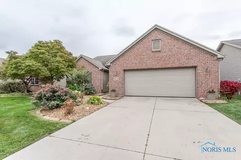 10151 S Shannon Hills Dr, Perrysburg, OH 43551