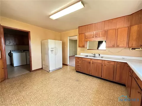 905 E Bryan St, Bryan, OH 43506 photo 5
