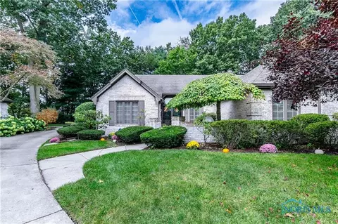 2715 Pine Knoll Dr #2715, Toledo, OH 43617
