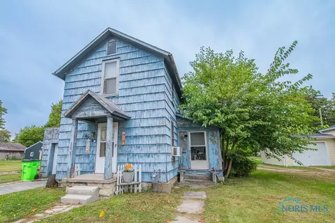 236 W Lytle St, Fostoria, OH 44830