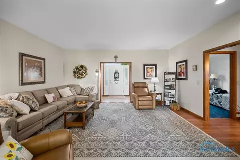 1665 Spring Forest Dr, Oregon, OH 43616 photo 10