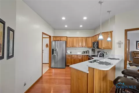 1665 Spring Forest Dr, Oregon, OH 43616 photo 23