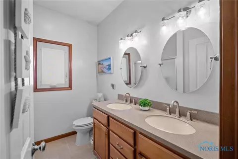 1665 Spring Forest Dr, Oregon, OH 43616 photo 15