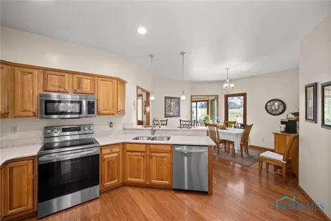 1665 Spring Forest Dr, Oregon, OH 43616 photo 25