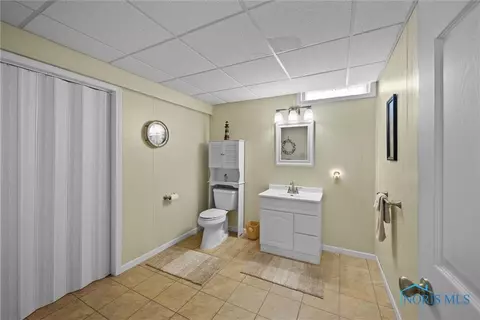 1665 Spring Forest Dr, Oregon, OH 43616 photo 36