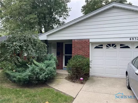 4837 Woodland Ln, Sylvania, OH 43560