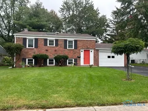 4710 Wickford Dr, Sylvania, OH 43560