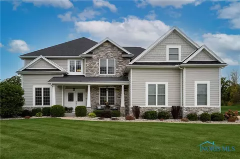 25799 Wood Creek Rd, Perrysburg, OH 43551