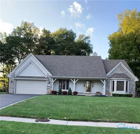 2160 White Oak Ct, Holland, OH 43528