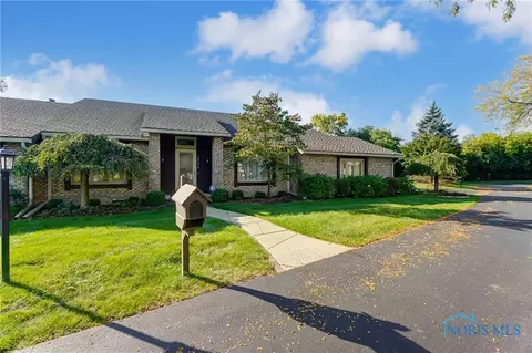 10154 Ford Rd, Perrysburg, OH 43551