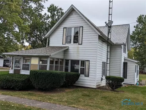 109 Church St, Napoleon, OH 43545