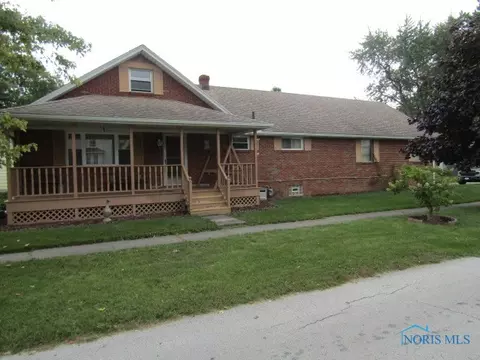 300 E Perry St, Walbridge, OH 43465 photo 1