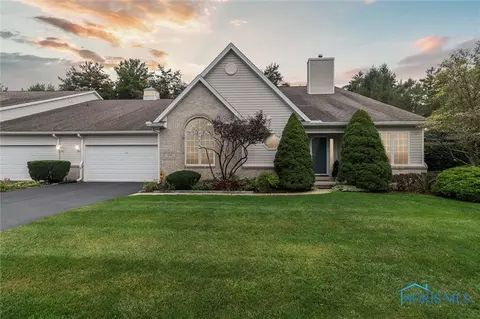 7941 Hidden Harbour Dr E, Holland, OH 43528
