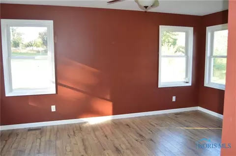224 E Bigelow Ave, Findlay, OH 45840 photo 3