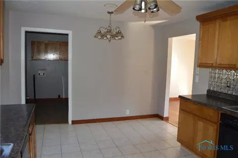 224 E Bigelow Ave, Findlay, OH 45840 photo 13