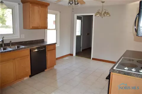 224 E Bigelow Ave, Findlay, OH 45840 photo 12
