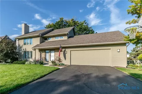 433 Patriot Dr, Waterville, OH 43566