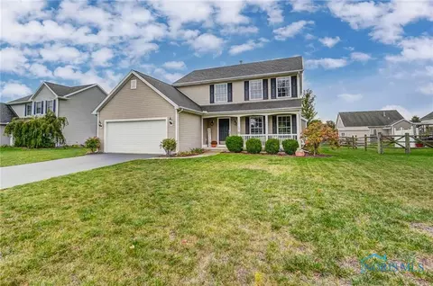 1713 Horseshoe Bend Dr, Perrysburg, OH 43551