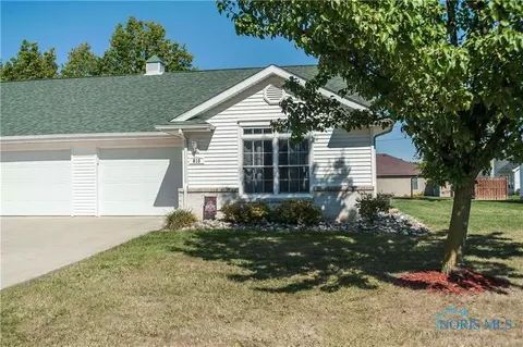 610 Briarheath Dr, Defiance, OH 43512