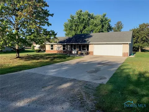 221 Greenfield Dr, Bryan, OH 43506