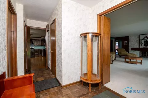 3261 Springtime Dr, Oregon, OH 43616 photo 3