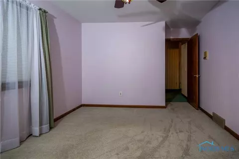 3261 Springtime Dr, Oregon, OH 43616 photo 13